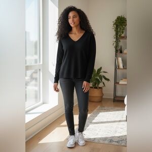 Chicos V-neck Sweater Silk Blend Knit Pullover Black Long Sleeve Size 0